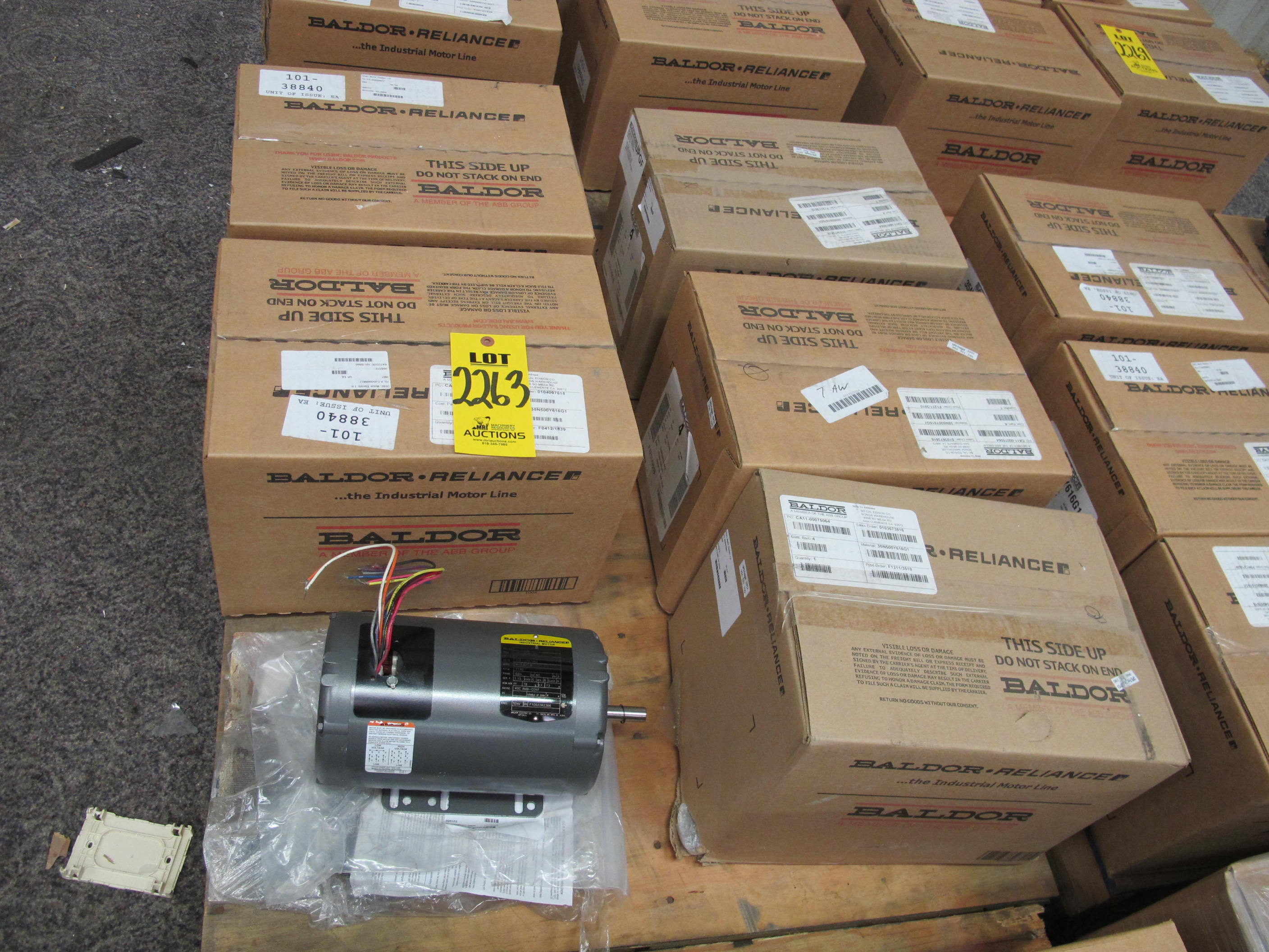 LOT (6) MOTORS, ELECTRIC TYPE, 1 HORSEPOWER, 230/460VAC ELEC RATING, 1140 RPM, 56 FRAME, TENV ENCLOSURE. MOTOR TERMINAL BOX LOCATED AT TOP, PART # 35N500Y616G1 (W-44) LOADING & HANDLING FEE $15-
